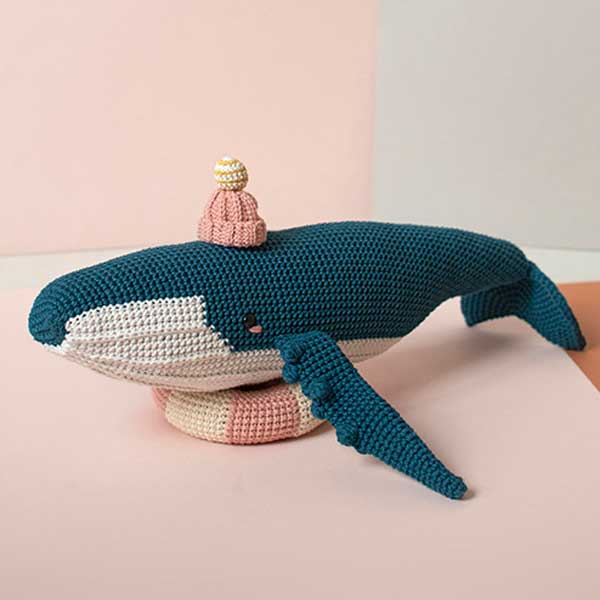 عروسک بافتنی مدل نهنگ آبی